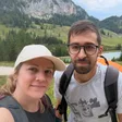 Lisa et Nihad en randonnée en montagne